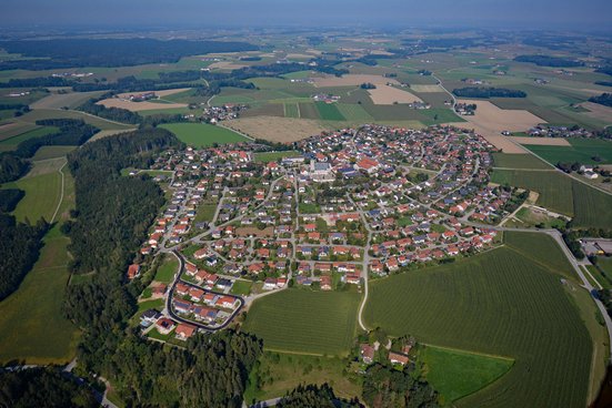 Luftbild der Gemeinde Engelsberg