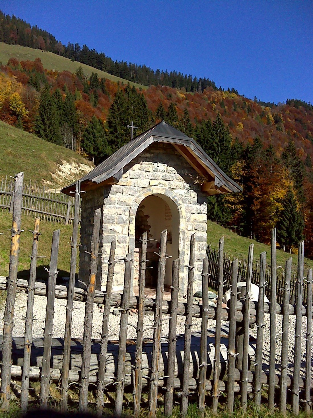 Kleine Kapelle auf der Burgau