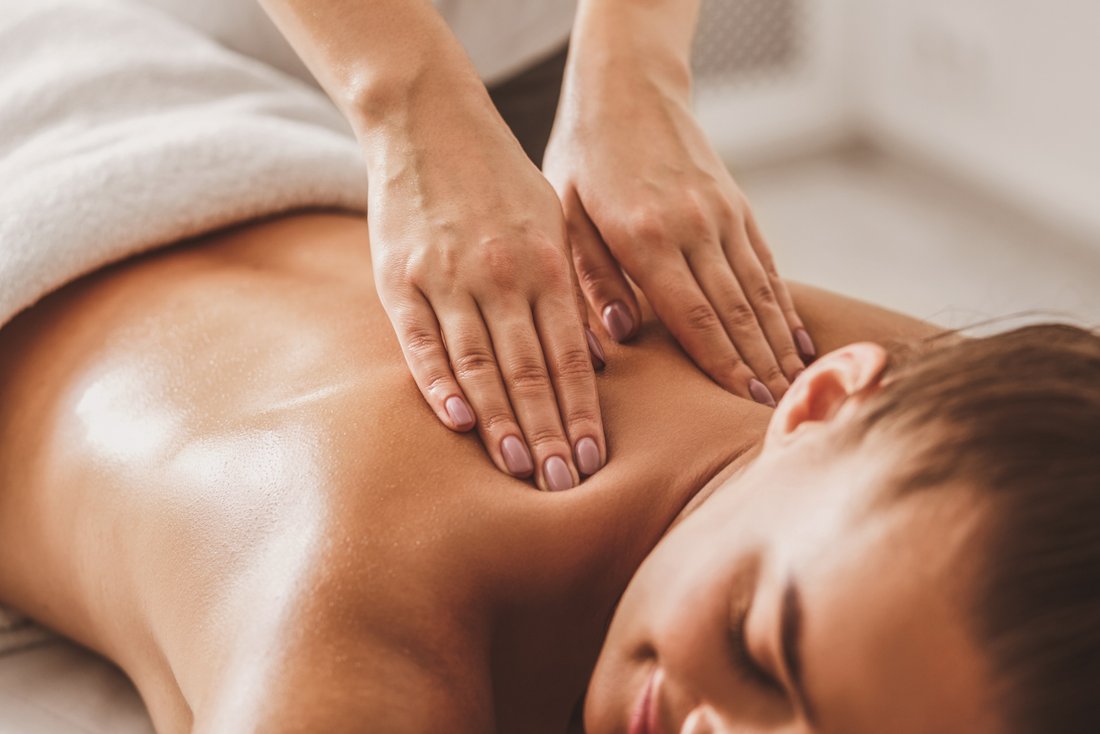 wellness-massage-spa-urlaub-auszeit-entspannung-wohlfuehlen-resort-chiemsee-chiemgau-das-achental