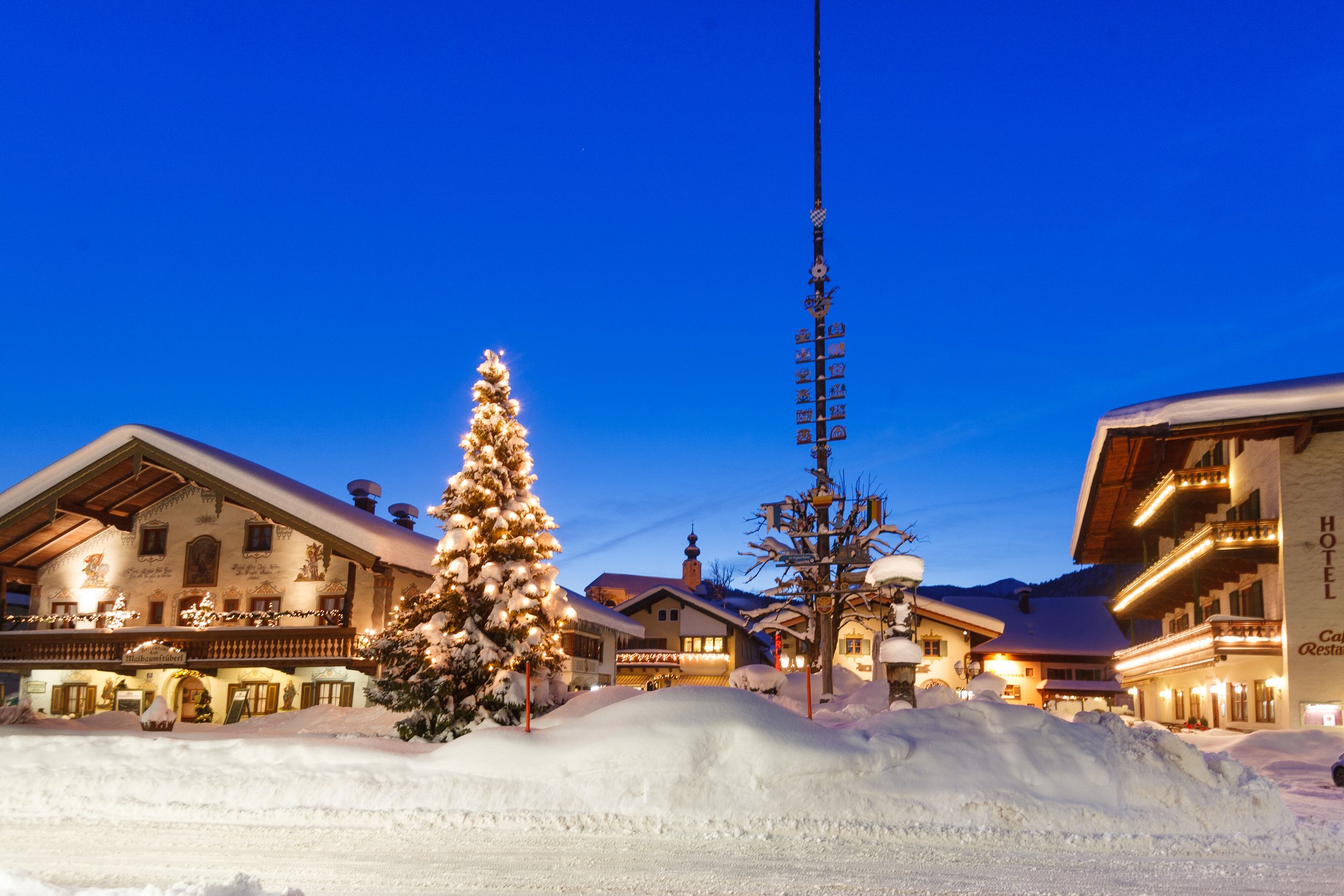 Christmas tree in Ruhpolding under a blanket of snow