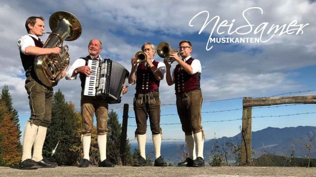 Volksmusik im Brunnenhof: NeiSamer Musikanten