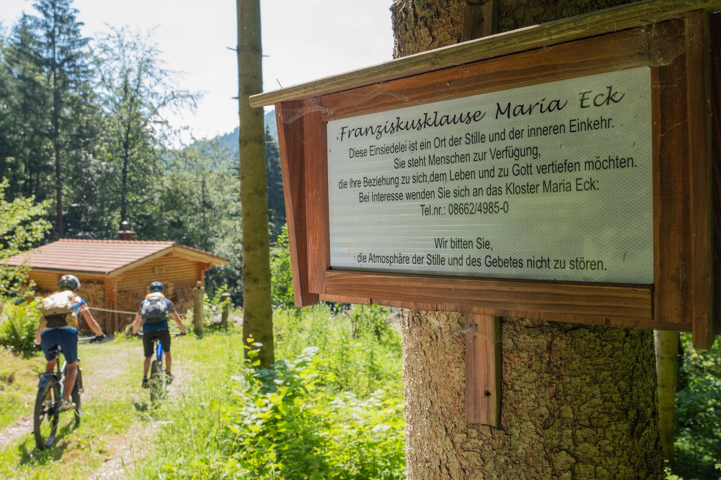 Biker bei Kloster Maria Eck