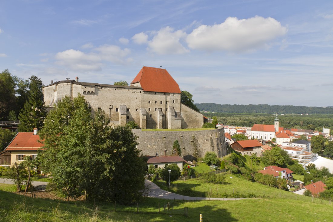 Burg und Stadt Tittmoning