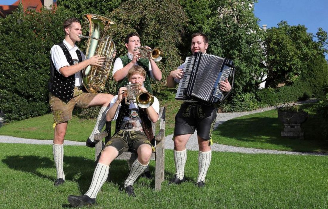 Volksmusik im Brunnenhof: Die 4 jungen Hinterberger