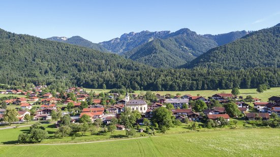 Luftbild der Gemeinde Schleching