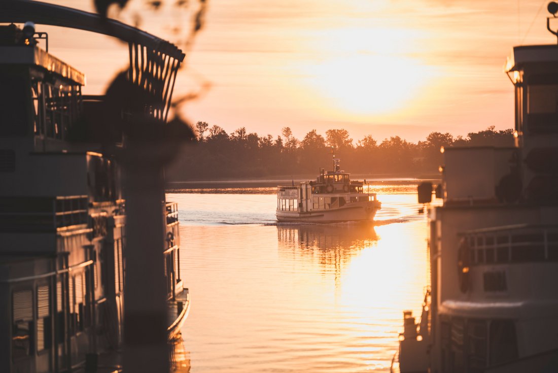 Chiemsee boat trip at sunrise
