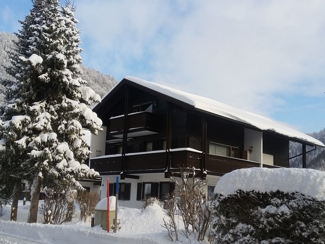 Haus am Wiesengrund im Winter.jpg