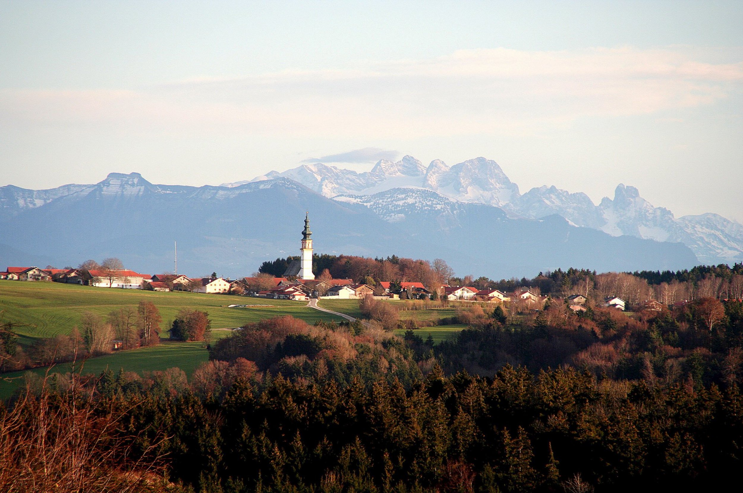 Panorama of Wonneberg with a fantastic mountain backdrop