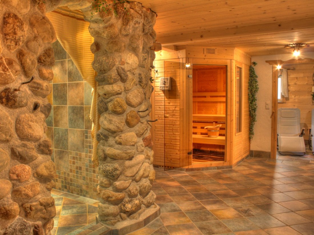 Duschgrotte mit Sauna