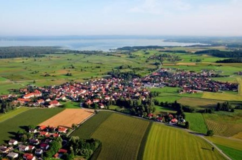 Luftbild der Gemeinde Grabenstätt