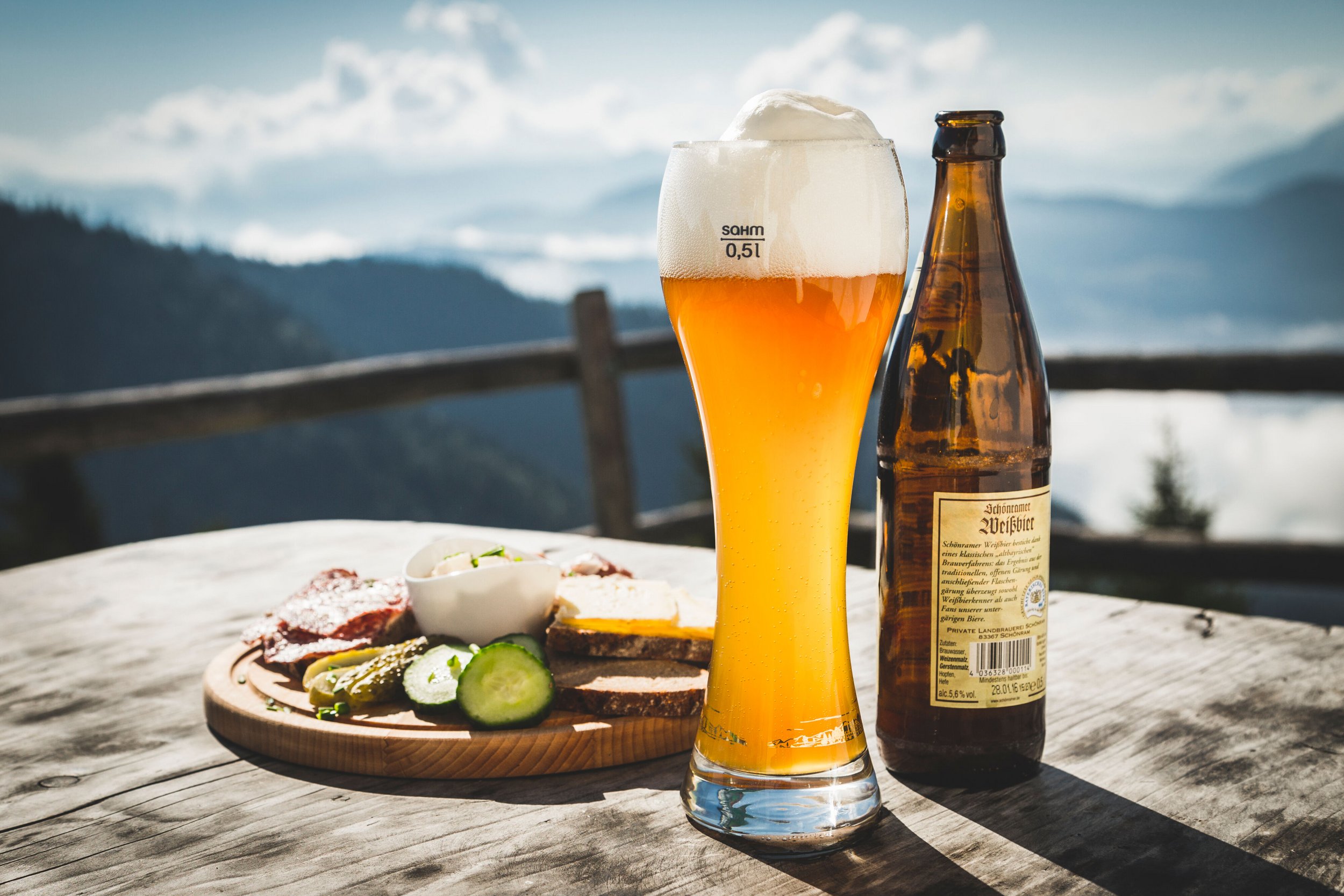 Bier und Brotzeit auf der Piesenhausener Hochalm
