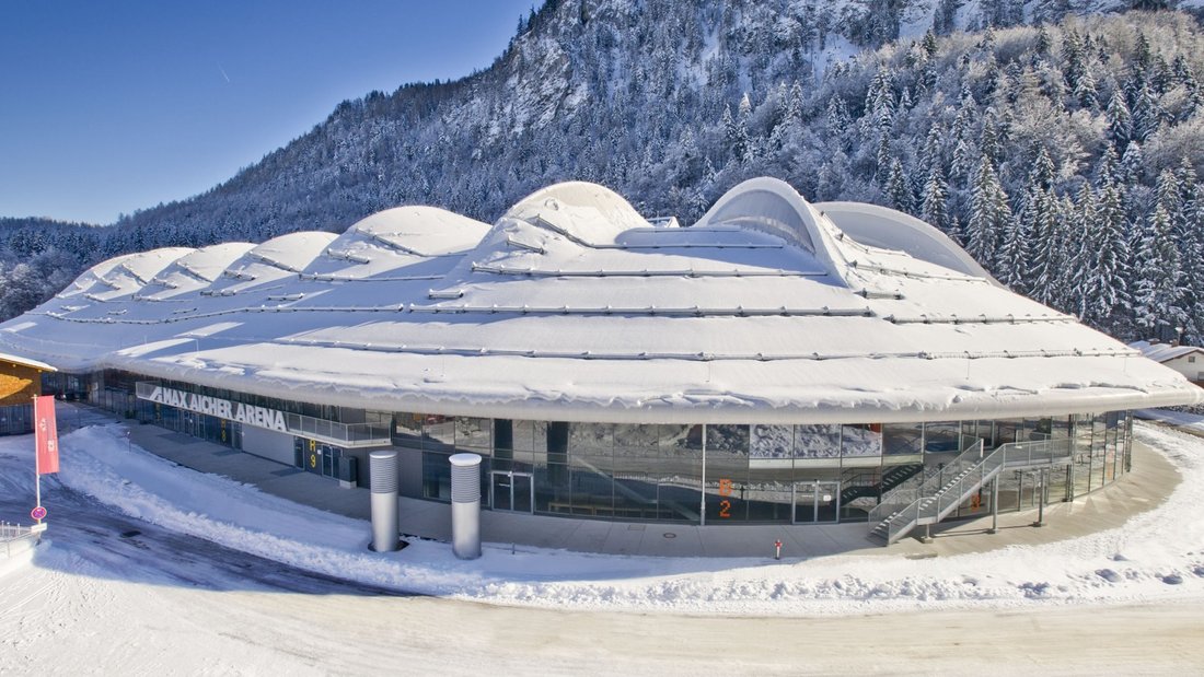 Max Aicher Arena im Winter
