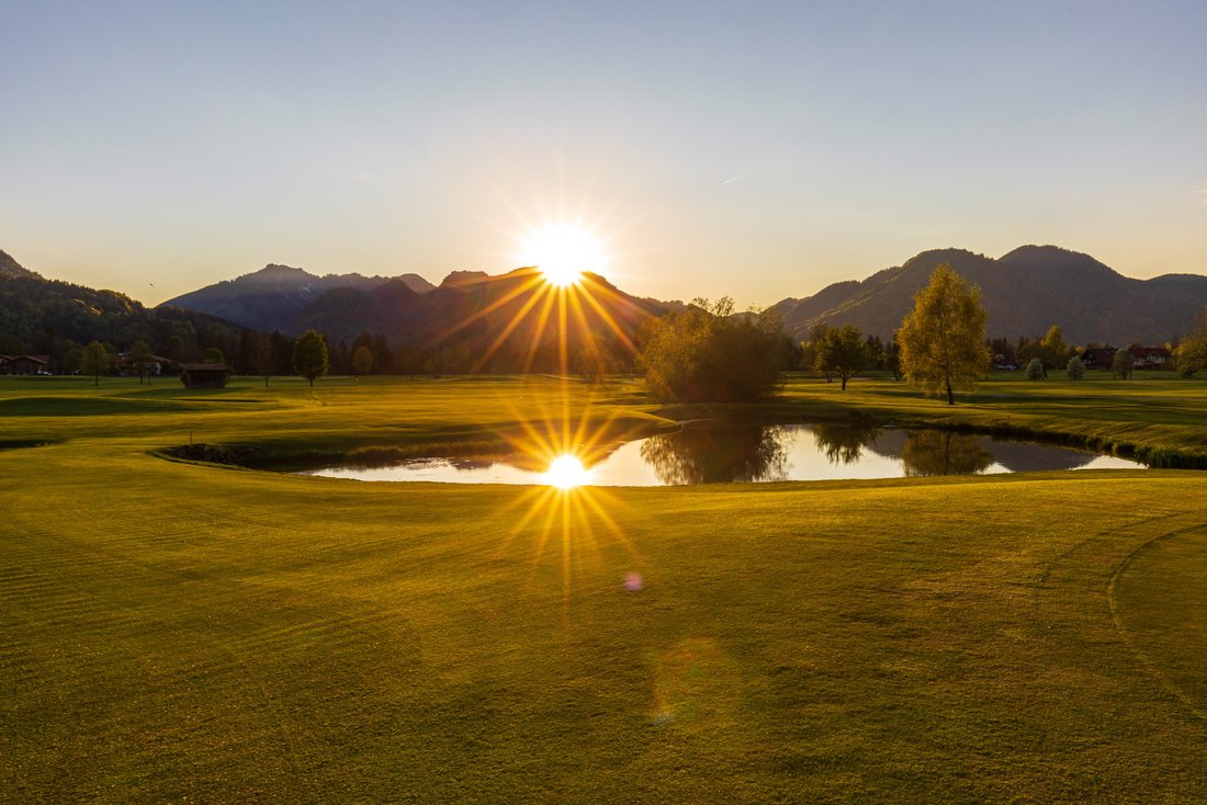 Golfplatz in der Abendsonne