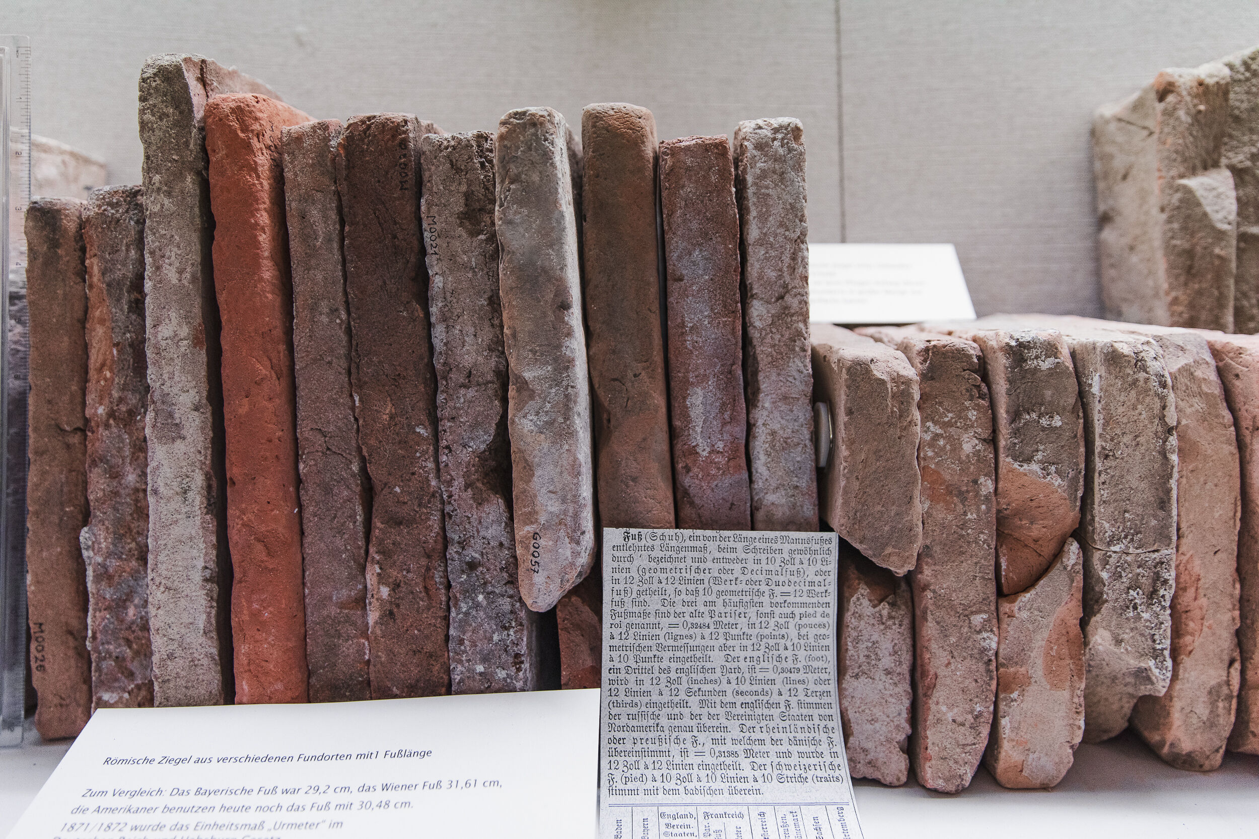 Römische Ziegelsteine im Römermuseum Grabenstätt