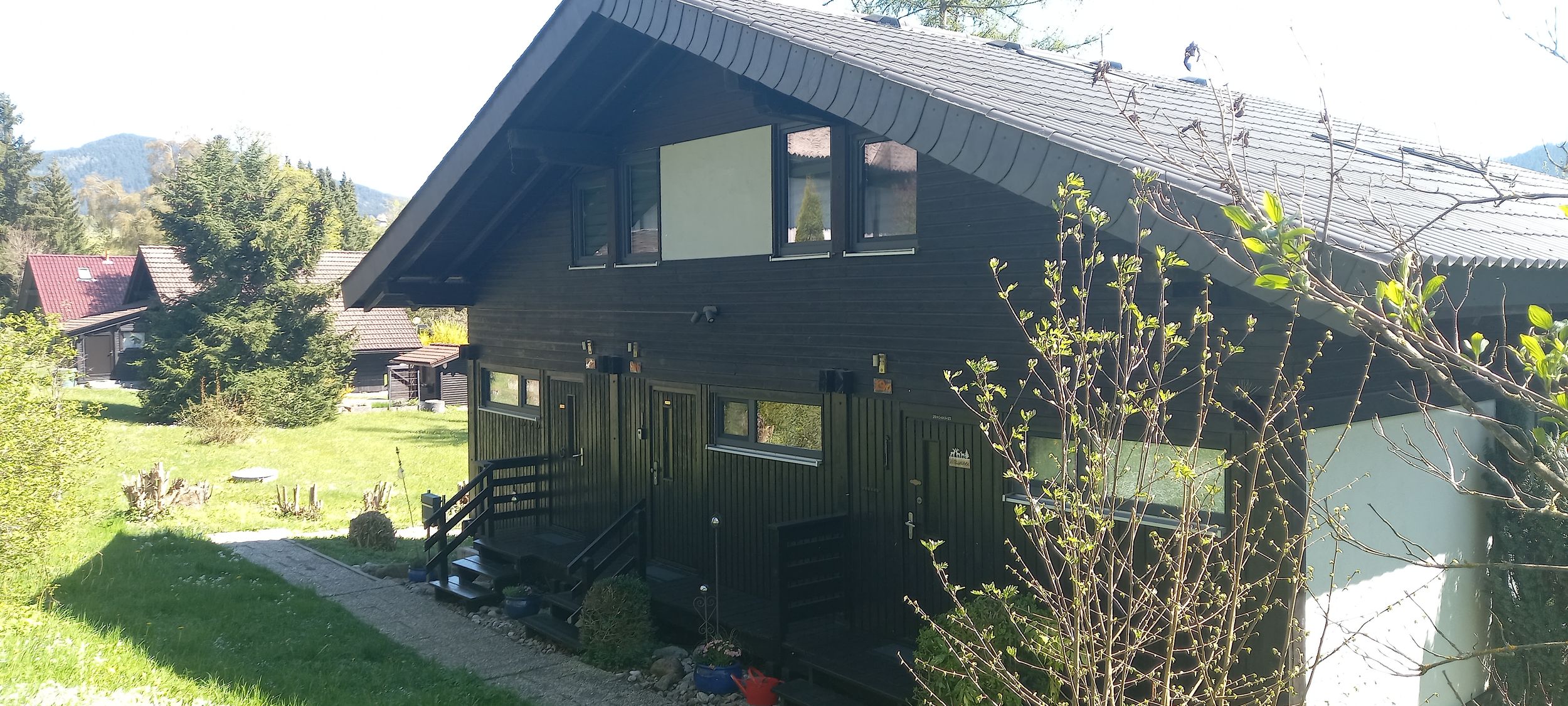 Fliederweg 19c Nordseite mit Eingang