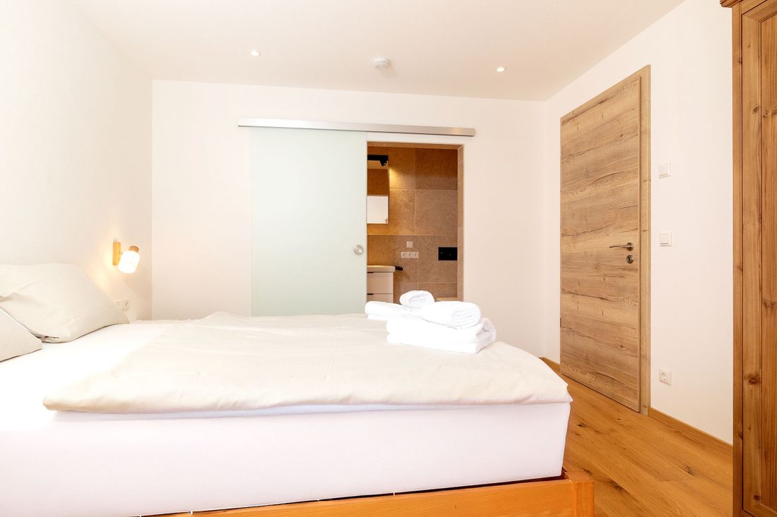 Erstes Schlafzimmer - mit Bad en suite