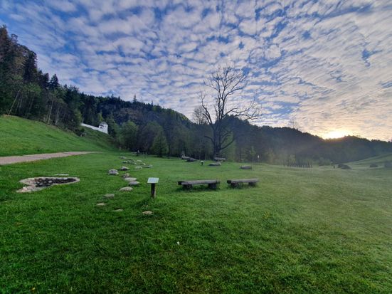 Barfußpark mit Kriegerkapelle