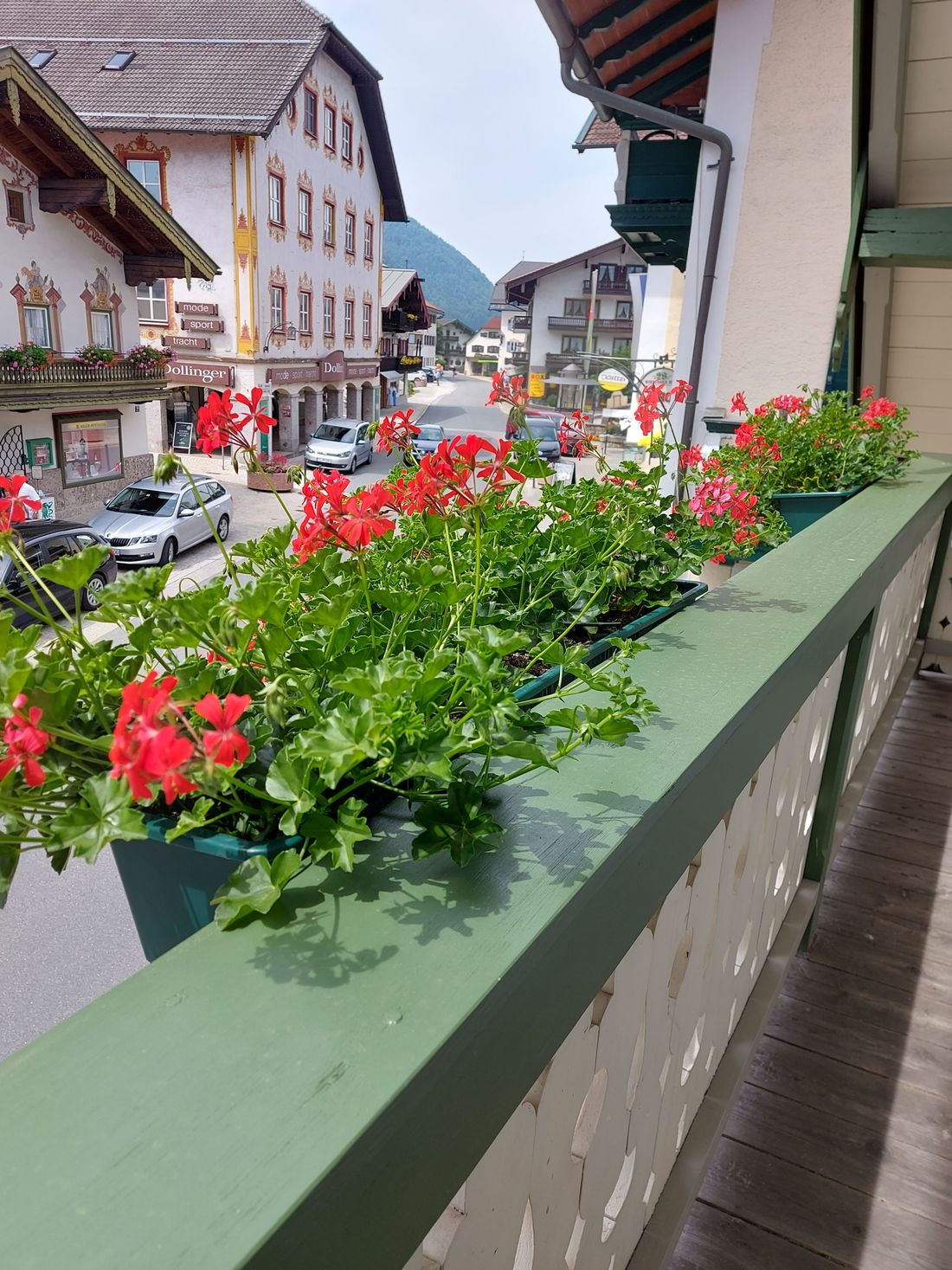 Westbalkon- Blick auf Hauptstraße
