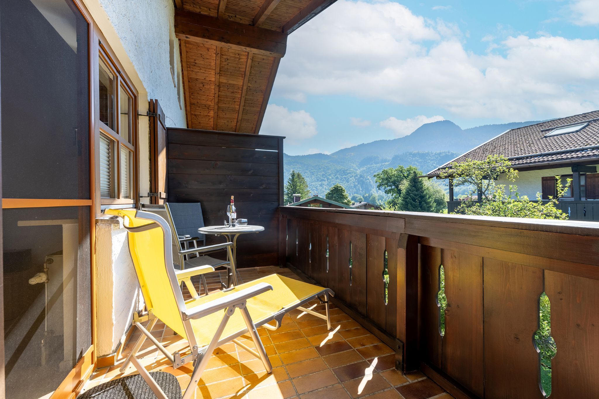 Balkon mit Bergblick