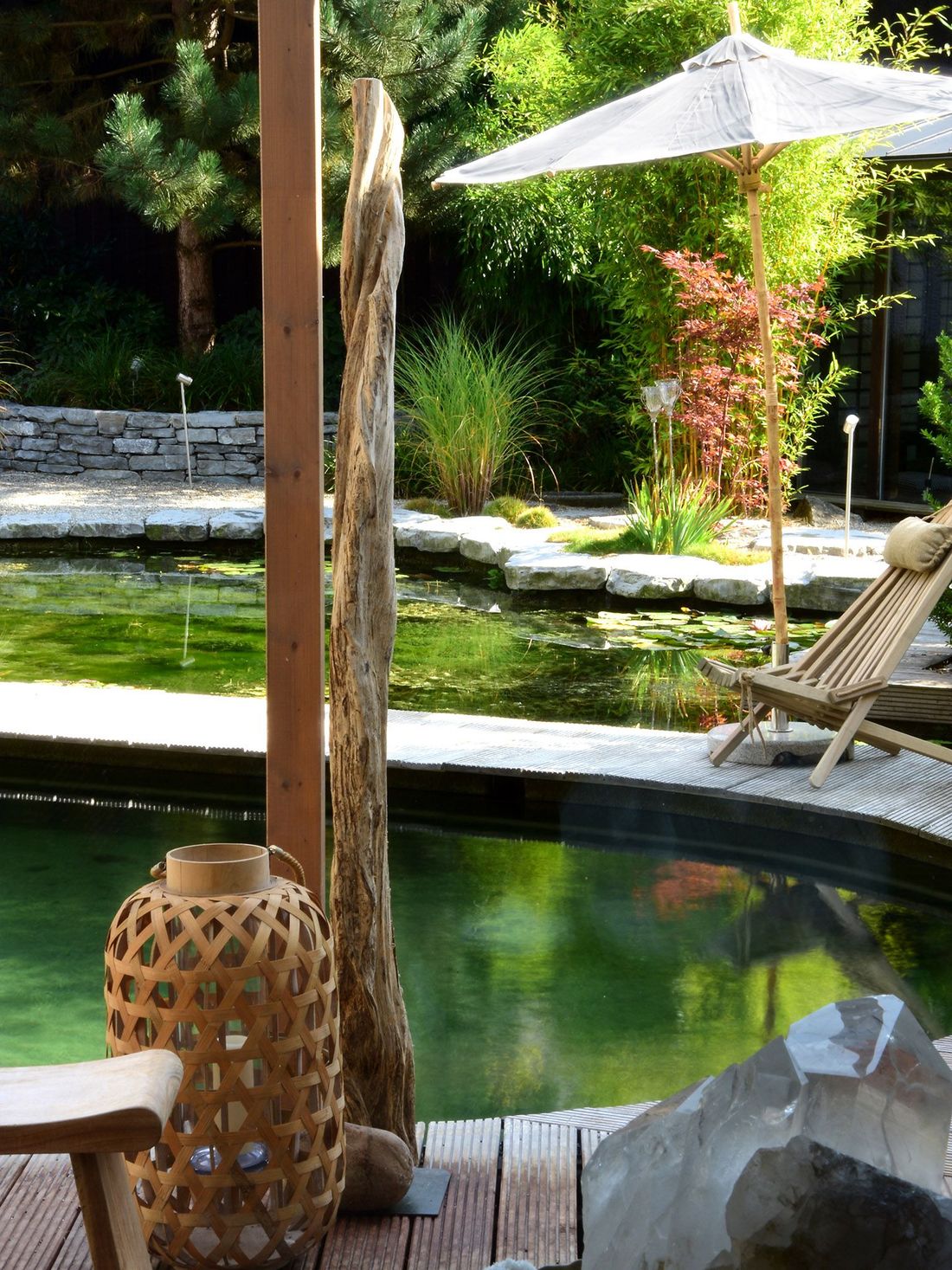 Wellnessgarten Blick in den Zengarten aus Sauna