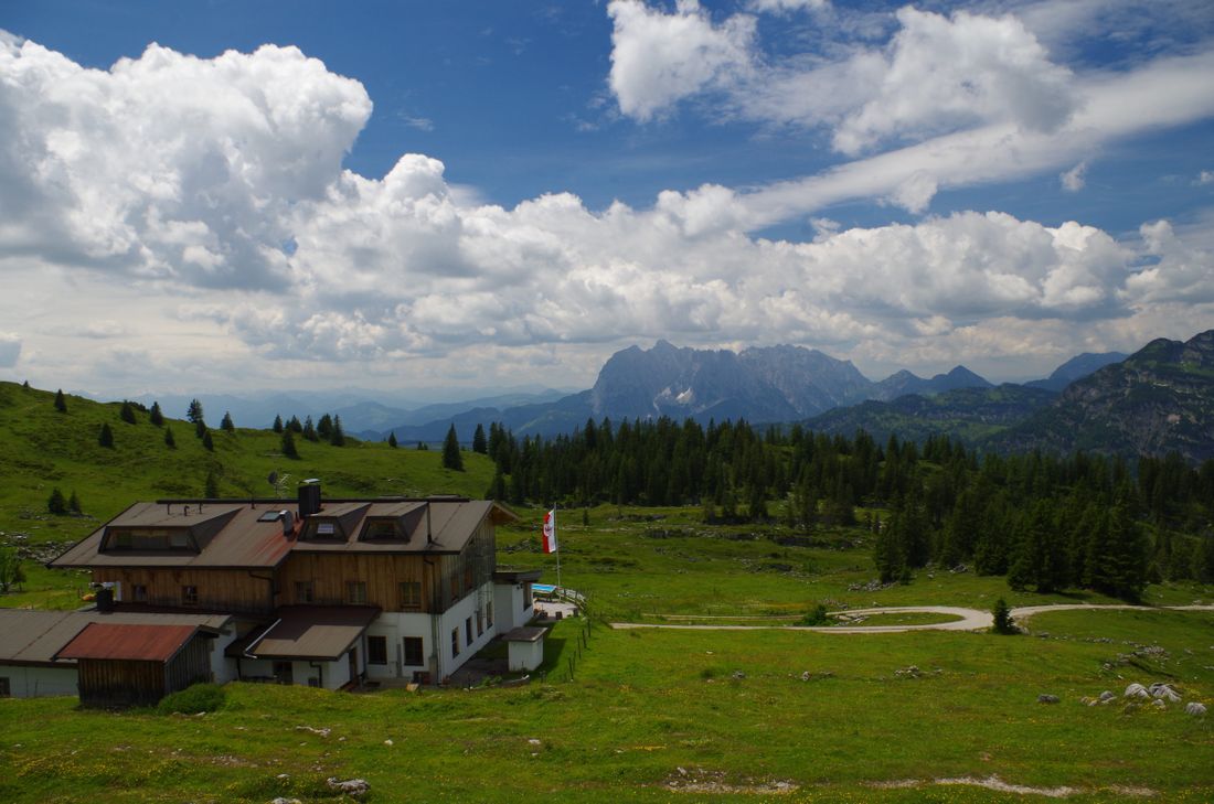 Blick Kaisergebirge und Straubinger Haus