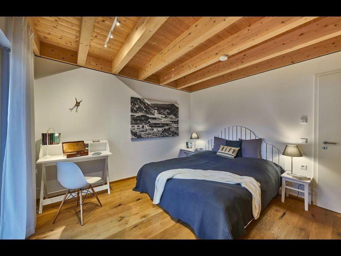 Schlafzimmer 1 von 3
