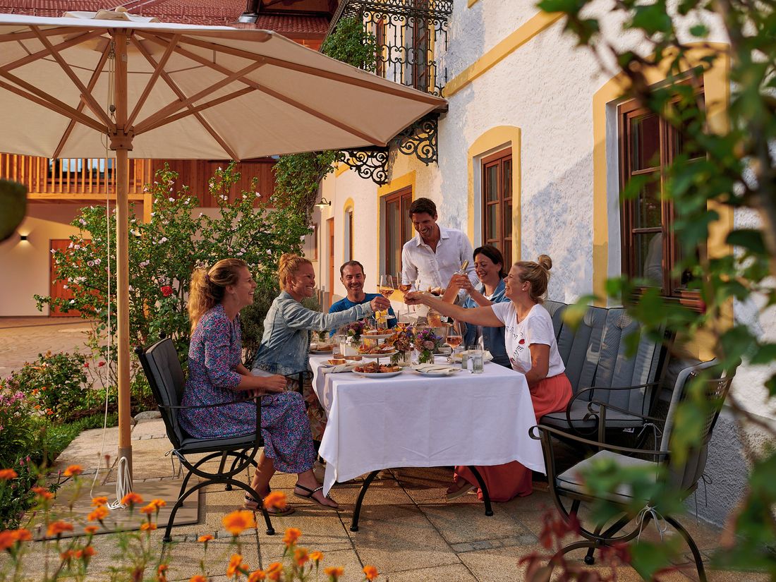 Abendessen im Innenhof
