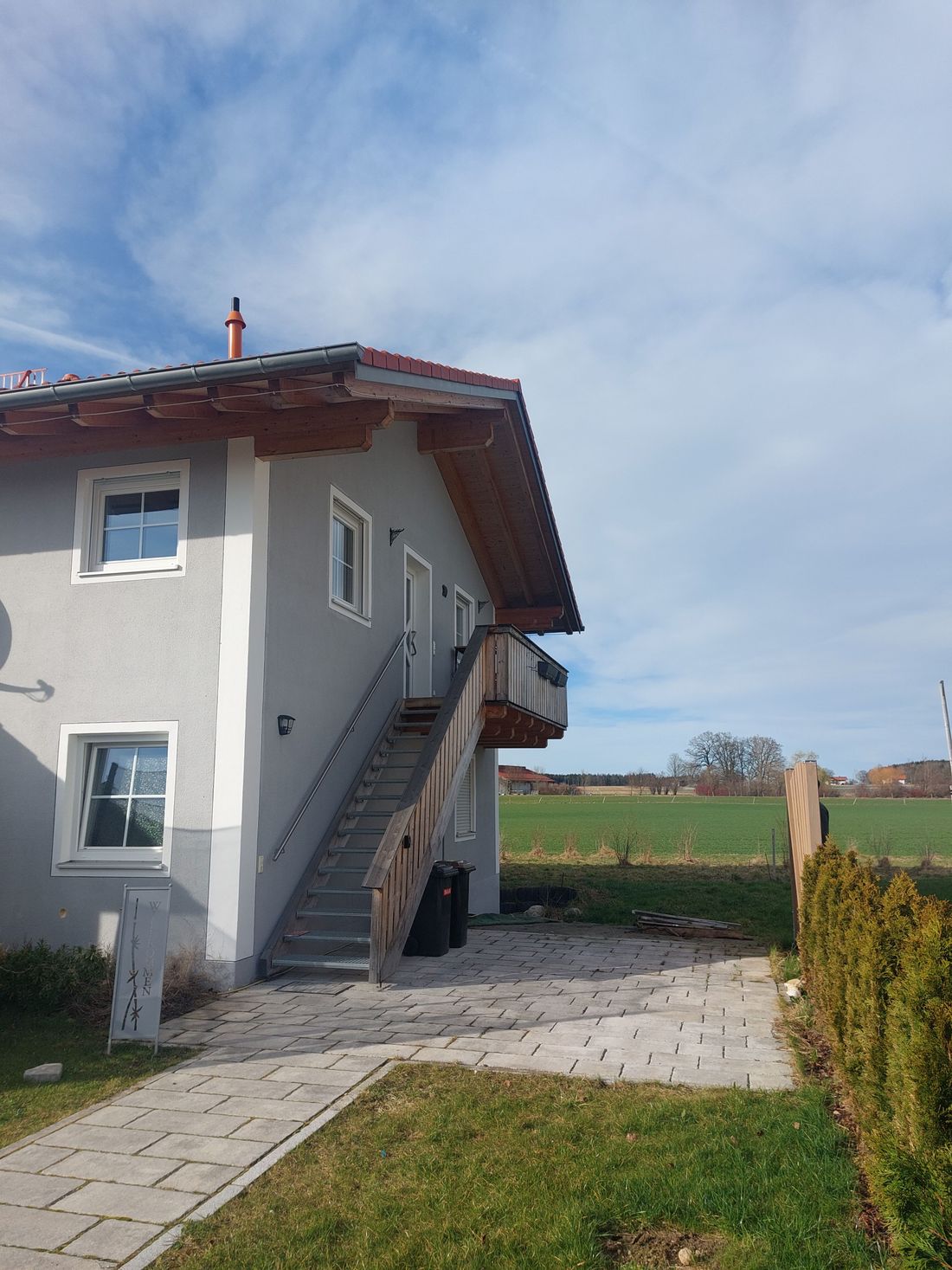 Haus mit Eingang zur Ferienwohnung