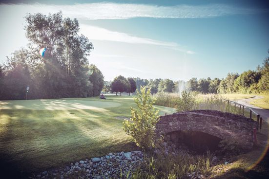 Blick auf den Golfclub Anthal am Waginger See