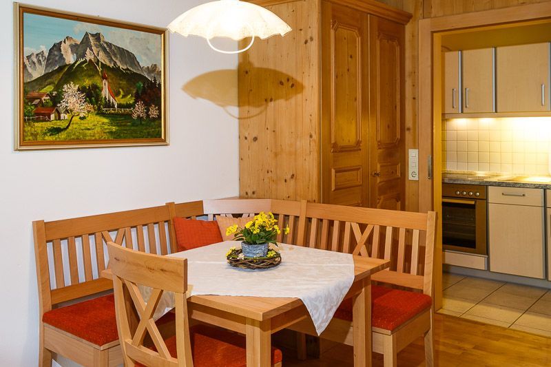 freundlicher Essbereich Wohnung 1