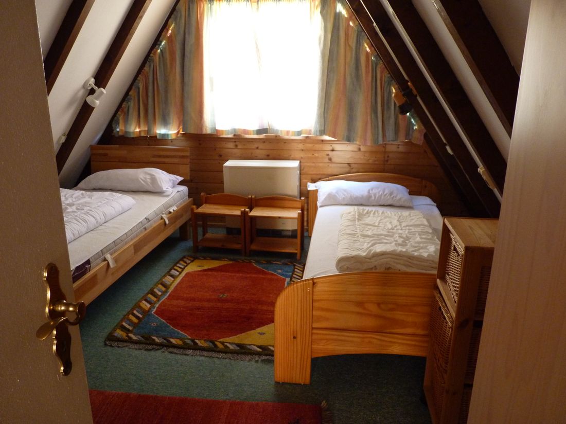 Schlafzimmer OG Links