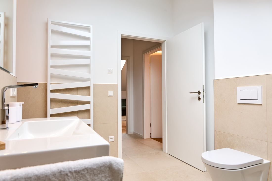 Modernes & helles Badezimmer