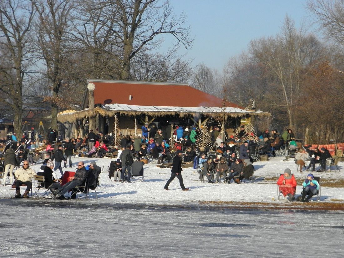 Winter Beach Bar