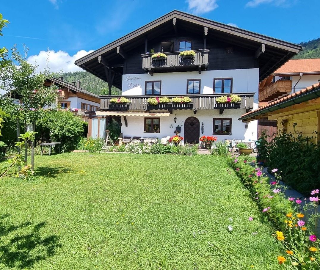 Gästehaus Licht mit Garten