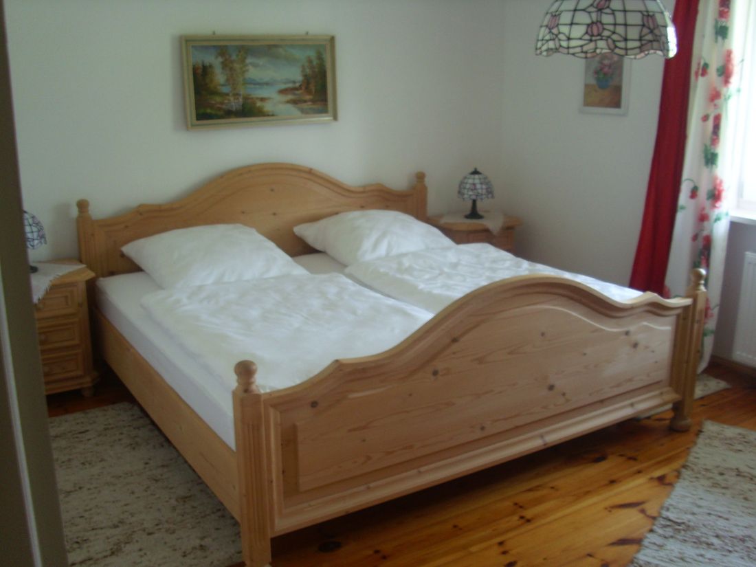 Schlafzimmer 1