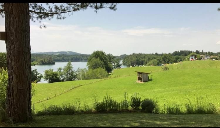 Wohnraum - Balkonaussicht zum See