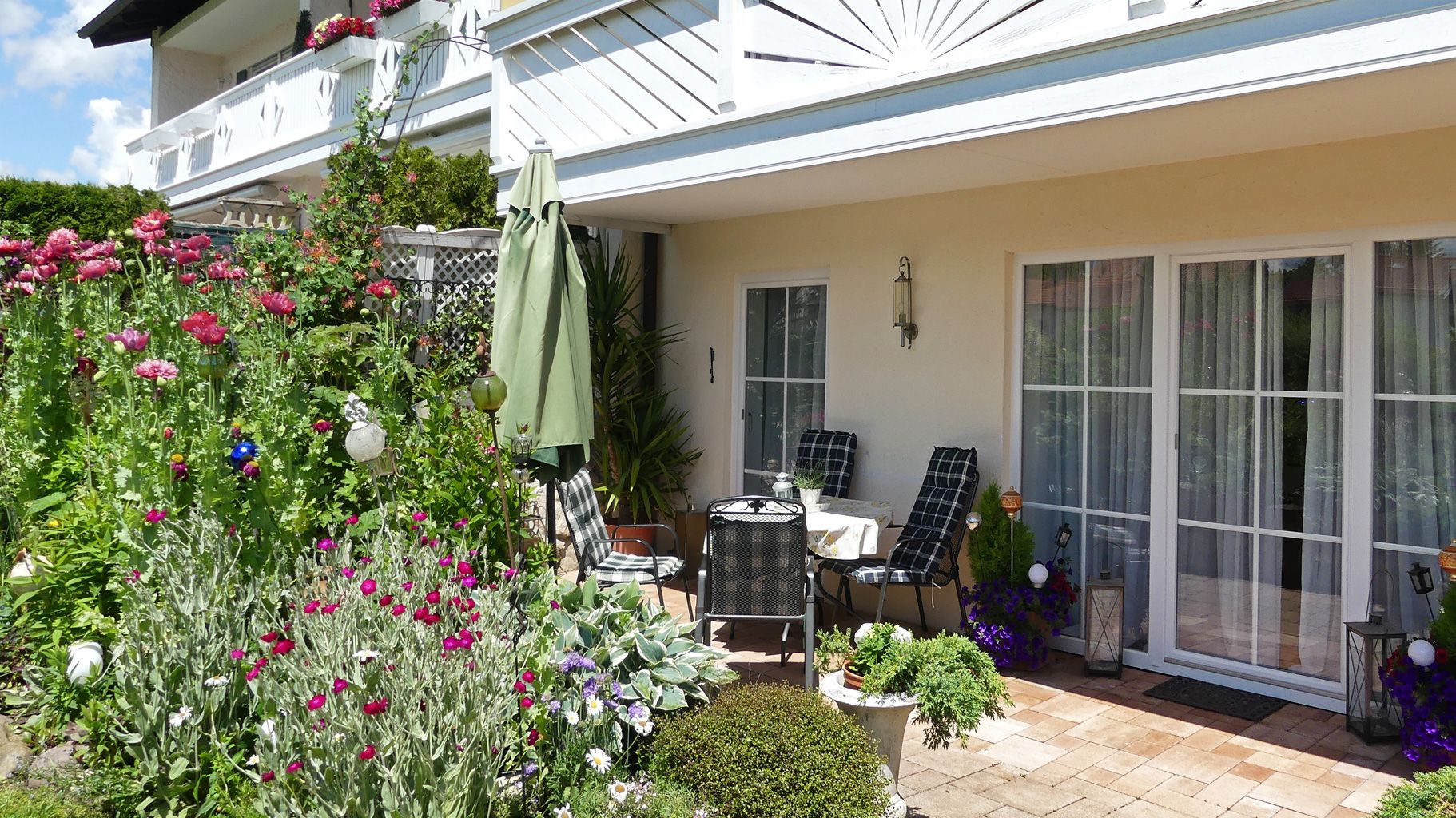 Terrasse mit Garten