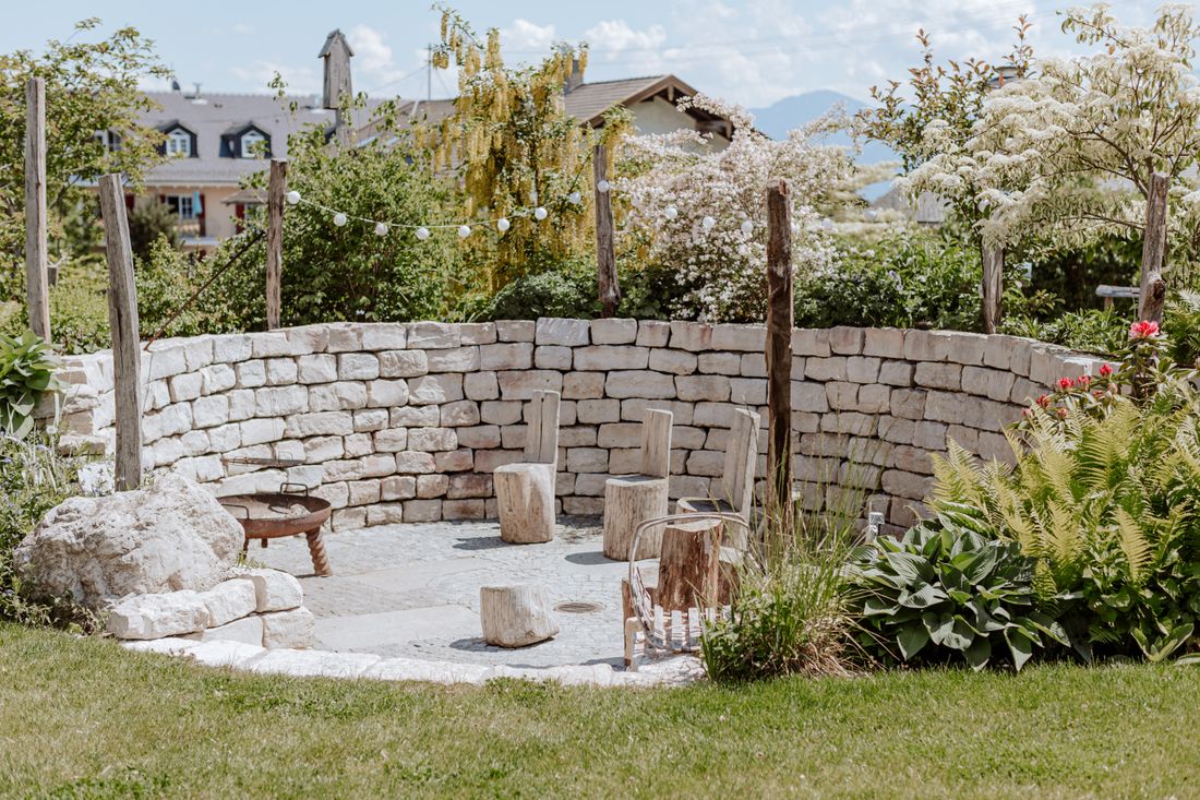 Feuerstelle_und_Garten_Mai_26