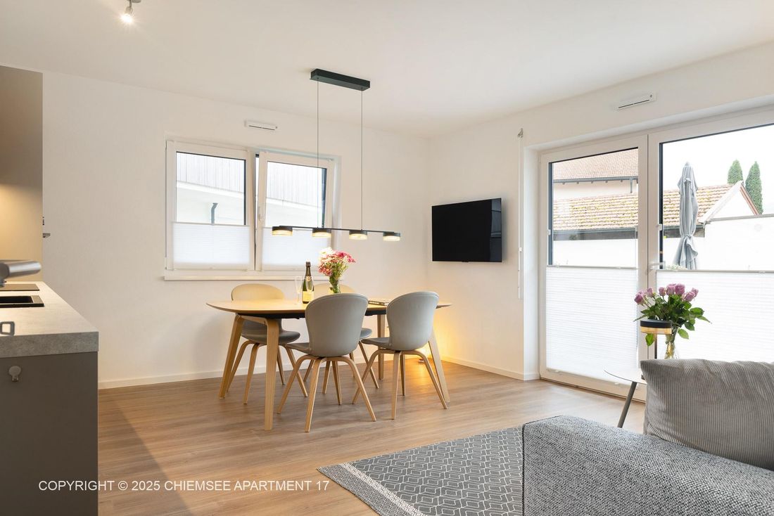 Wohnzimmer mit Küche