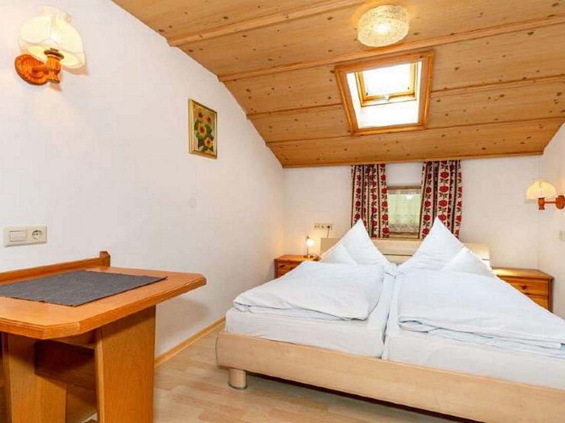 Wohnung 5 - Schlafzimmer