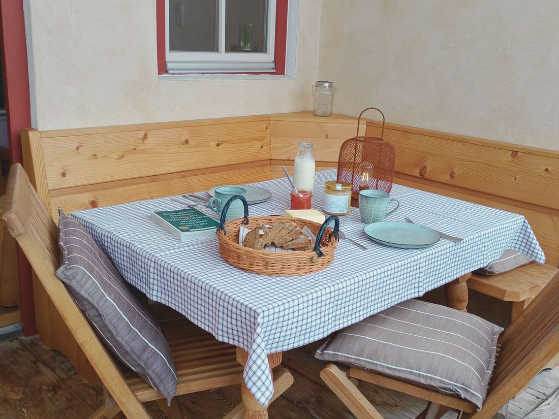 Auf dem Gemeinschaftsbalkon