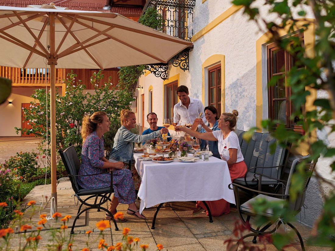 Abendessen im Innenhof