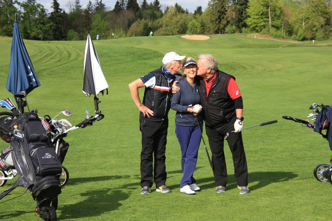 Abschlag am Golfclub Patting