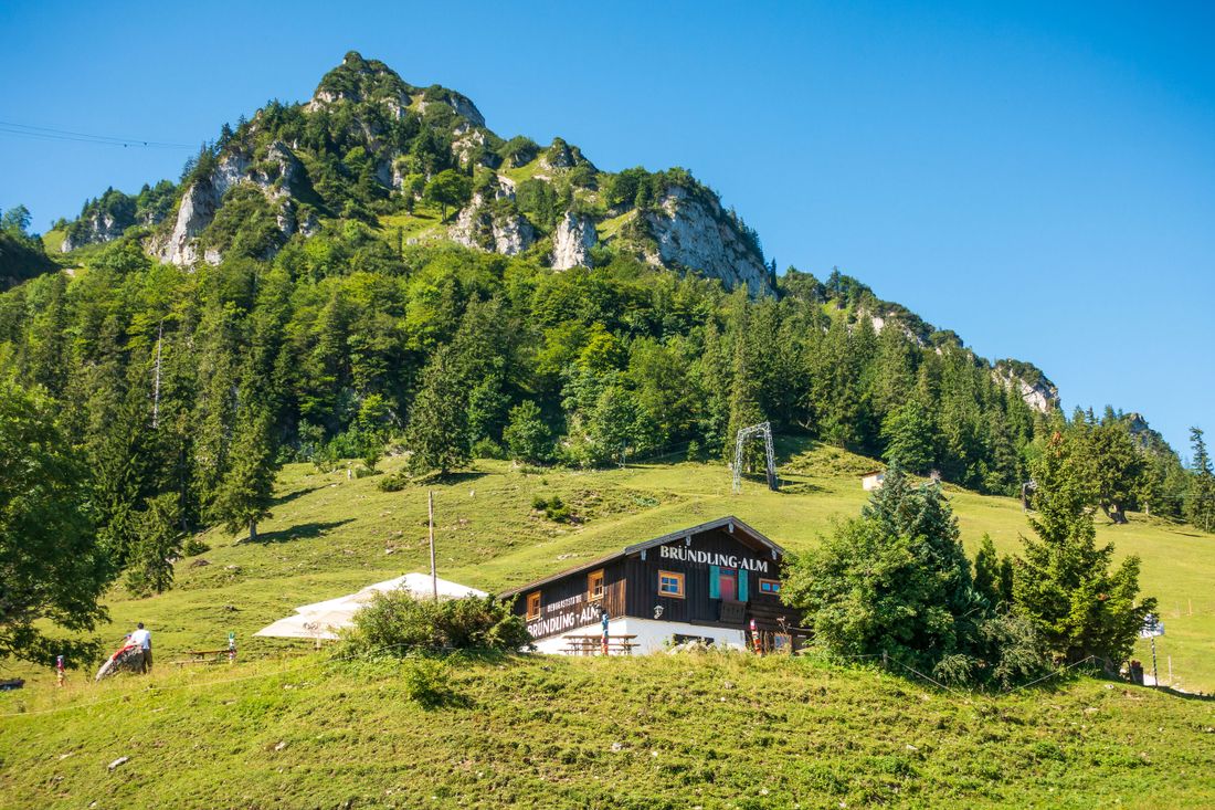 Bründling-Alm-unter-dem-Hochfelln