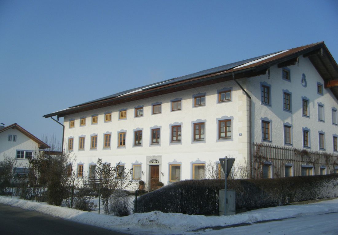 Peterlhof an einem sonnigen Wintertag