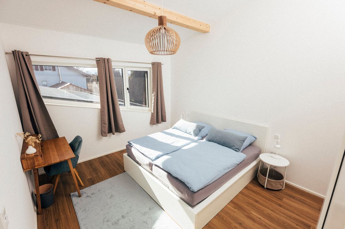 Großzügiges Schlafzimmer