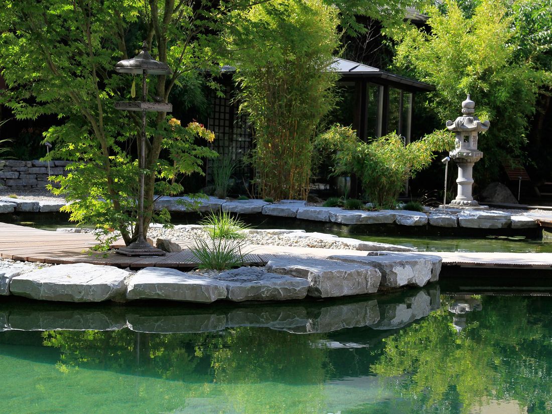 Wellnessgarten Schwimmteich im Zengarten
