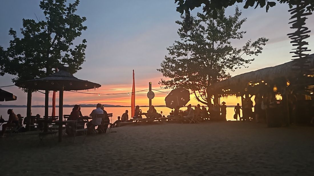 Beach Bar II