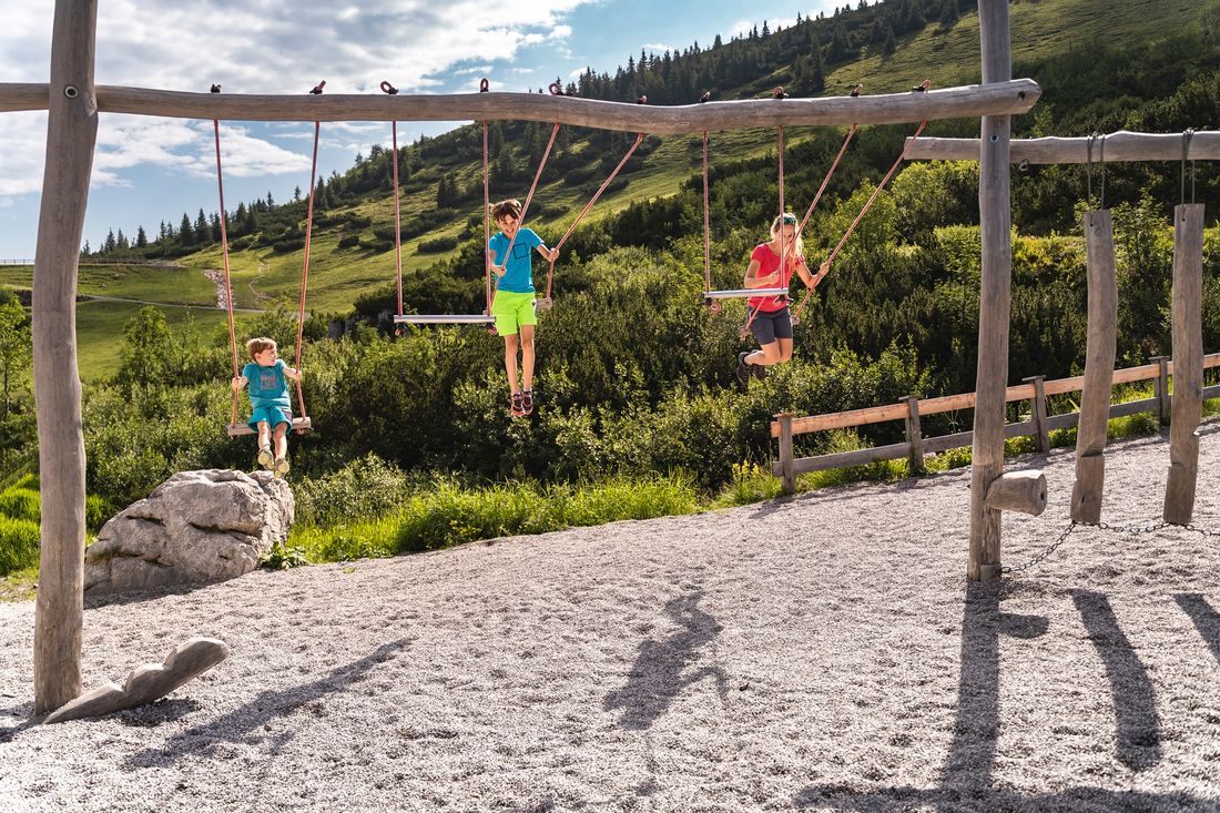 Schaukeln TriassicParc  Klaus_Listl_Freezing_Motions