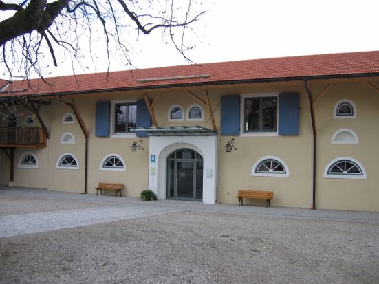 Schloßnebengebäude © Gemeinde Grabenstätt
